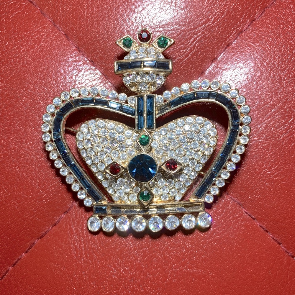 Large crown brooch
